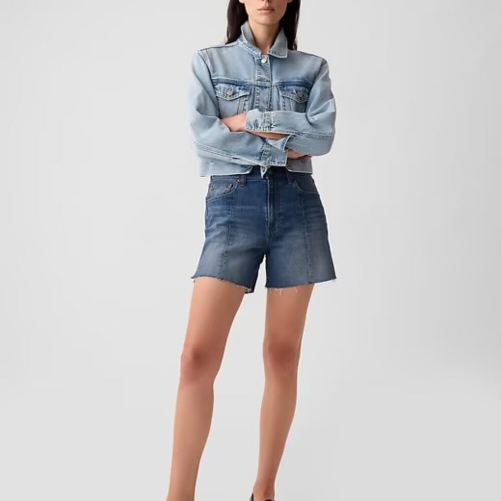 Gap 4” high rise girlfriend denim shorts Sz 29